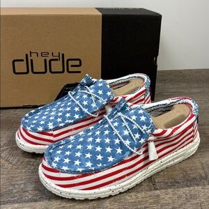 🇺🇸 Hey Dude Wally Patriotic Stars & Stripes Shoes | Men’s US 9 / Women’s US 11